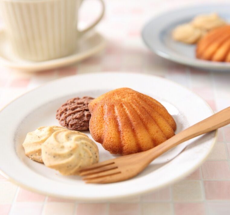 ポロポロこぼれないお茶菓子 着物の来客